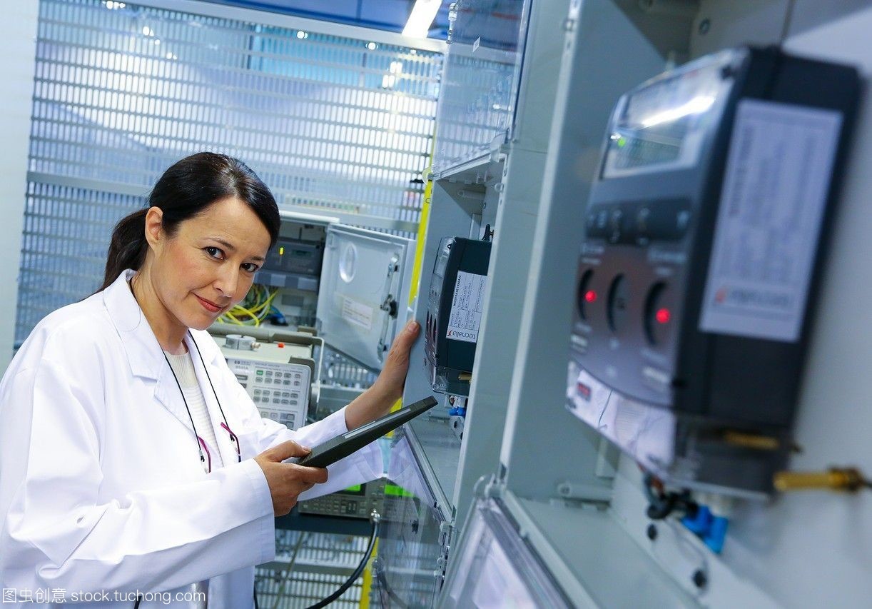 研究員。電器柜性能計數器。低壓微網絡。用于智能電網和智能電表的測試和證書服務。電力電子設備認證。技術服務行業。tecnaliaresearch&innovationbizkaiabasquecountry,西班牙。